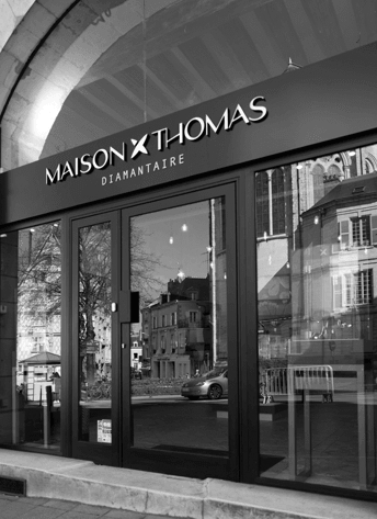 Bijoueterie Maison Thomas situé au centre ville d'angers, place sainte croix